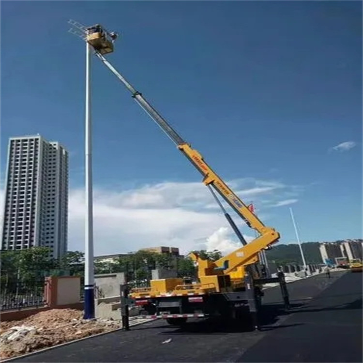 八所镇维修路灯的曲臂升降车出租