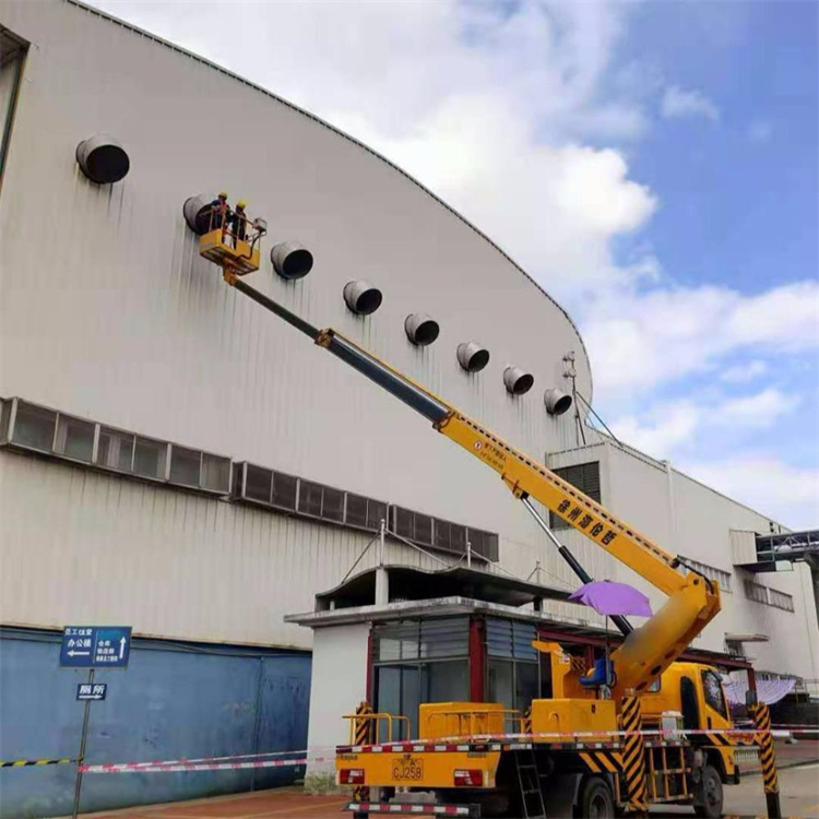 八所镇高空作业车出租服务：专业广告牌安装解决方案