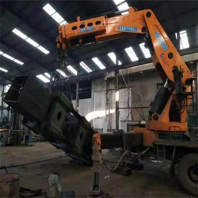 八所镇130吨折臂吊车出租吊机租赁附近电话