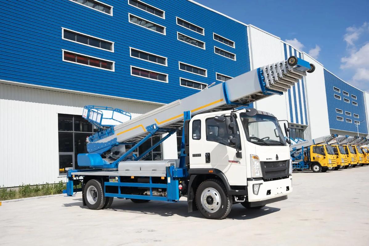 八所镇出租云梯车高空作业车 建筑垃圾搬运